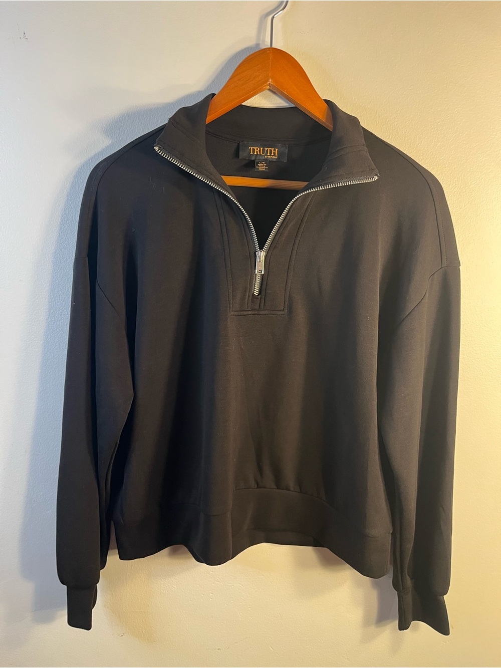 Truth Quarter-Zip Black Top Women’s Size Large